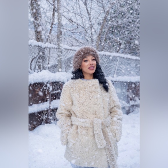 Zara Cream Faux Fur Jacket - Picture 7 of 7